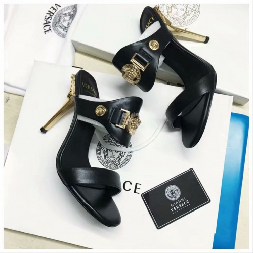 Versace Fashion Slippers For Women #480906