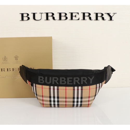 Burberry AAA Quality Pockets #518019