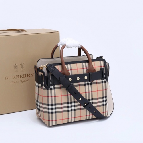 Burberry AAA Handbags For Women #826154