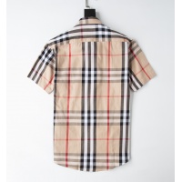 $32.00 USD Burberry Shirts Short Sleeved For Men #947944