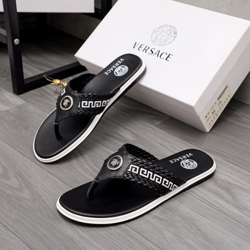 Versace Slippers For Men #968608