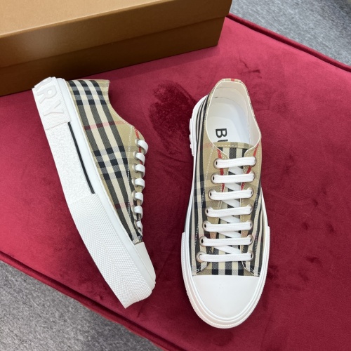 Replica Burberry Casual Shoes For Men #973645 $76.00 USD for Wholesale