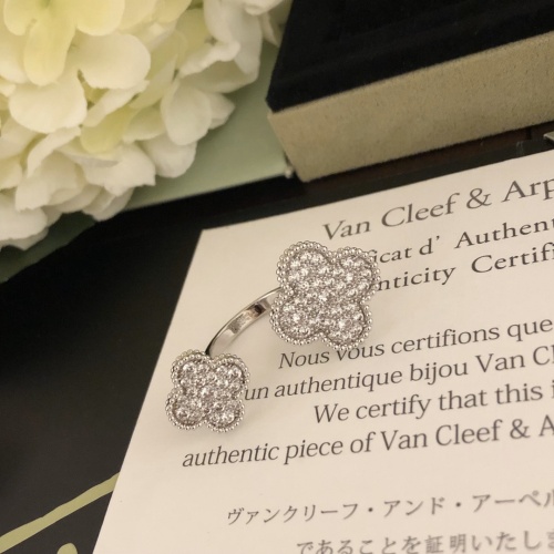 Van Cleef & Arpels Rings #979598