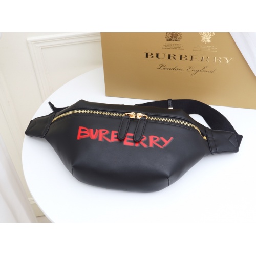 Burberry AAA Man Messenger Bags #983325