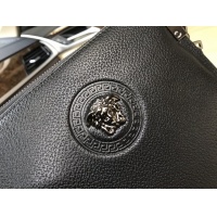 $92.00 USD Versace AAA Man Messenger Bags #977418