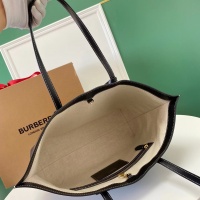 $115.00 USD Burberry AAA Quality Handbags For Women #983310