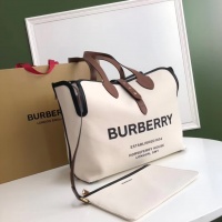 $98.00 USD Burberry AAA Quality Handbags For Women #983319