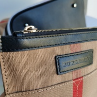 $190.00 USD Burberry AAA Quality Messenger Bags For Women #994979