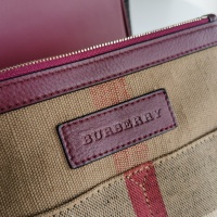 $205.00 USD Burberry AAA Quality Messenger Bags For Women #994980