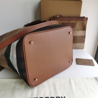 $205.00 USD Burberry AAA Quality Messenger Bags For Women #994981