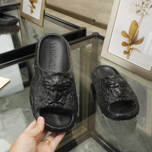 Versace Slippers For Women #998165