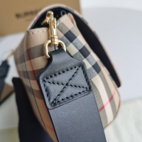 $172.00 USD Burberry AAA Quality Messenger Bags For Women #999370