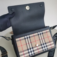 $205.00 USD Burberry AAA Quality Messenger Bags For Women #999372