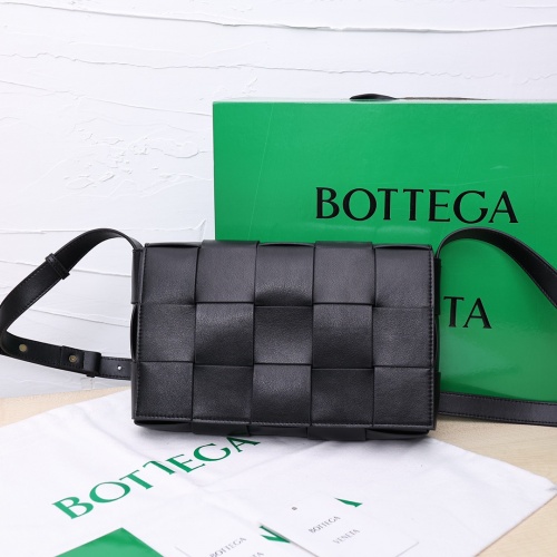 Bottega Veneta BV AAA Quality Messenger Bags For Women #1012399