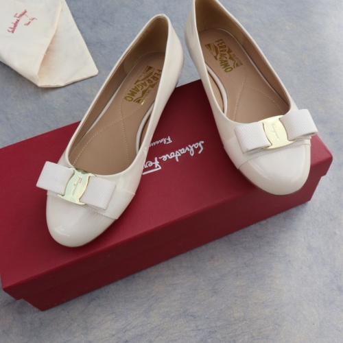 Replica Salvatore Ferragamo Flat Shoes For Women #1099070 $96.00 USD for Wholesale