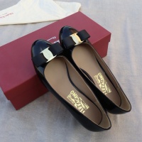 $96.00 USD Salvatore Ferragamo Flat Shoes For Women #1099049