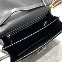 $92.00 USD Burberry AAA Quality Messenger Bags For Women #1100464