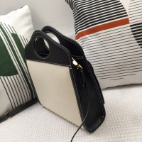 $96.00 USD Burberry AAA Quality Messenger Bags For Women #1108508