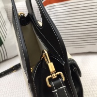 $96.00 USD Burberry AAA Quality Messenger Bags For Women #1108508