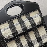 $96.00 USD Burberry AAA Quality Messenger Bags For Women #1108513