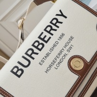 $102.00 USD Burberry AAA Quality Messenger Bags For Women #1114585