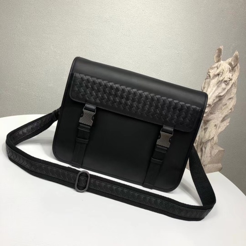 Bottega Veneta AAA Man Messenger Bags #1121708