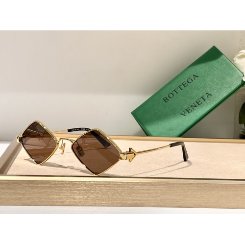 Bottega Veneta AAA Quality Sunglasses #1129794