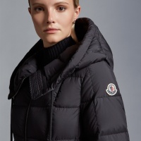 $264.46 USD Moncler Down Feather Coat Long Sleeved For Women #1134184