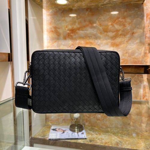 Bottega Veneta AAA Man Messenger Bags #1148247