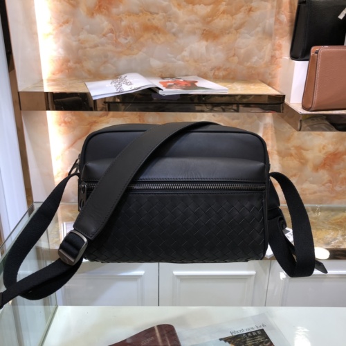 Bottega Veneta AAA Man Messenger Bags #1148251