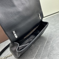 $190.00 USD Burberry AAA Quality Messenger Bags For Women #1144385