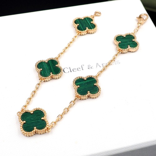 Replica Van Cleef & Arpels Jewelry Set For Women #1154837 $60.00 USD for Wholesale