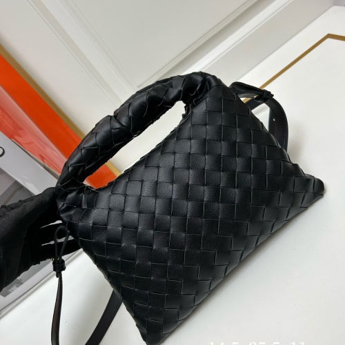 Replica Bottega Veneta BV AAA Quality Messenger Bags For Women #1170953 $98.00 USD for Wholesale