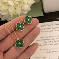 $45.00 USD Van Cleef & Arpels Jewelry Set For Women #1183251