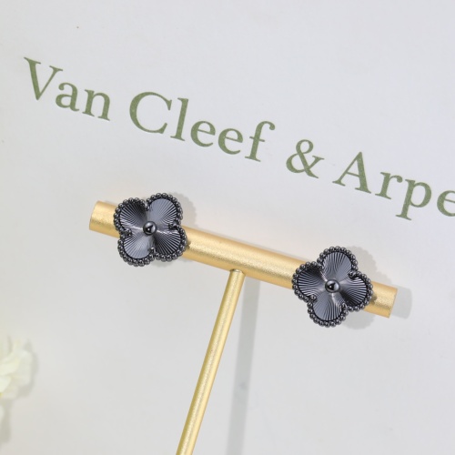 Replica Van Cleef & Arpels Earrings For Women #1184899 $32.00 USD for Wholesale