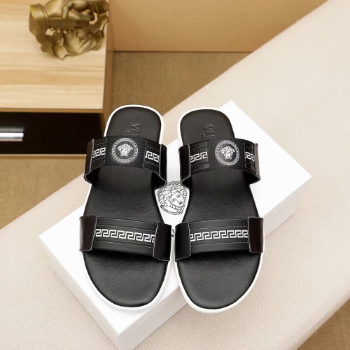 Versace Slippers For Men #1187403