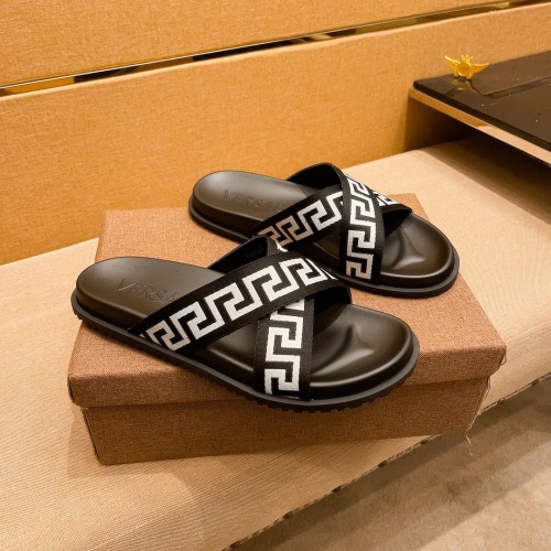 Versace Slippers For Men #1196024