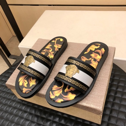 Versace Slippers For Men #1196050