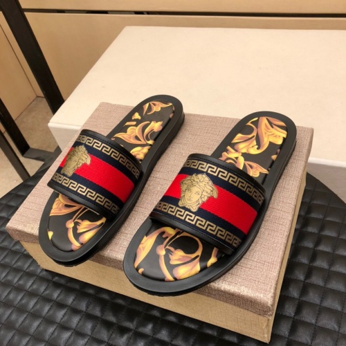 Versace Slippers For Men #1196051