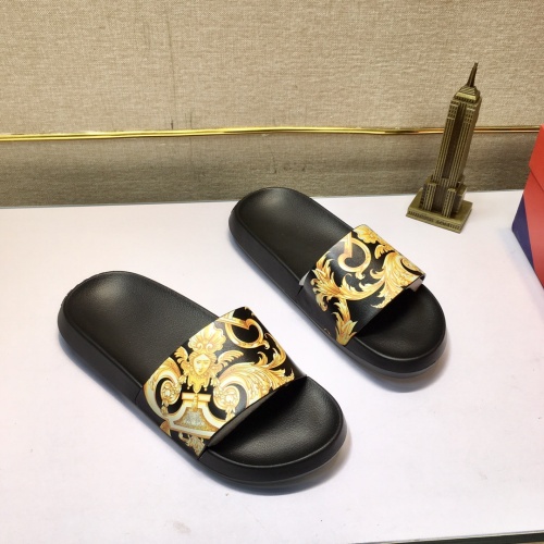 Versace Slippers For Men #1196557