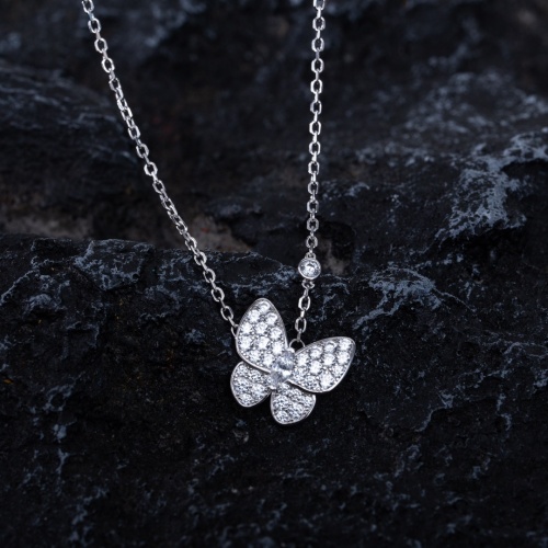 Replica Van Cleef & Arpels Necklaces For Women #1202942 $52.00 USD for Wholesale