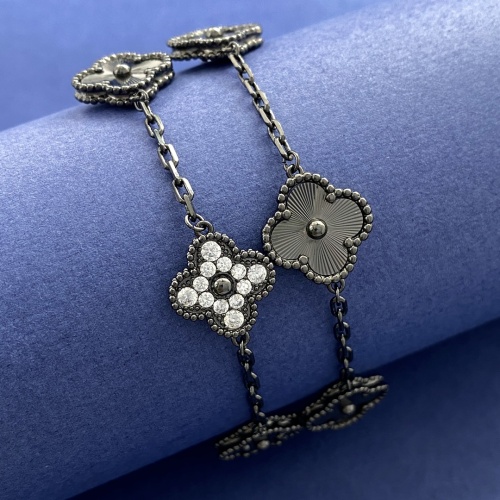 Replica Van Cleef & Arpels Bracelets #1206069 $32.00 USD for Wholesale