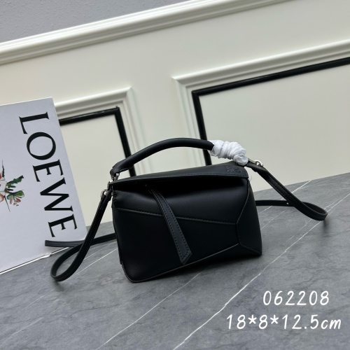 LOEWE AAA Quality Messenger Bags For Women #1208877