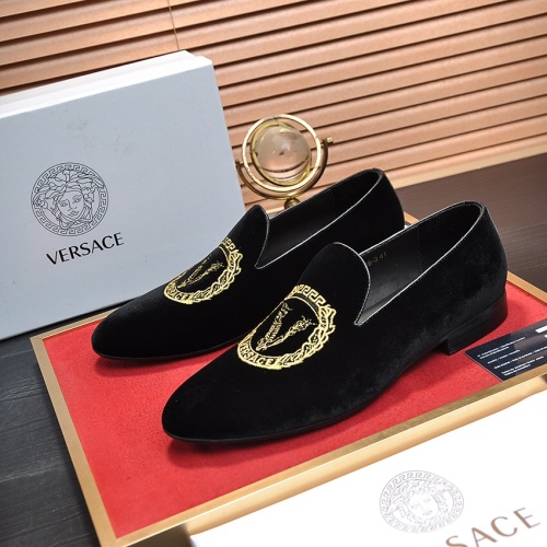 Versace Leather Shoes For Men #1209623