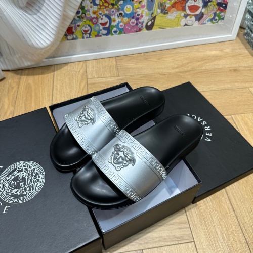 Versace Slippers For Men #1209985