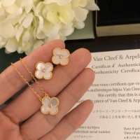 $45.00 USD Van Cleef & Arpels Jewelry Set For Women #1204591