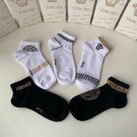 $27.00 USD Versace Socks #1218847