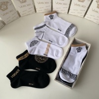 $27.00 USD Versace Socks #1218847