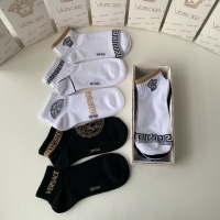 $27.00 USD Versace Socks #1218847