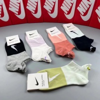 $25.00 USD Nike Socks #1221946